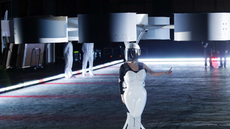 Lady Gaga Volantis