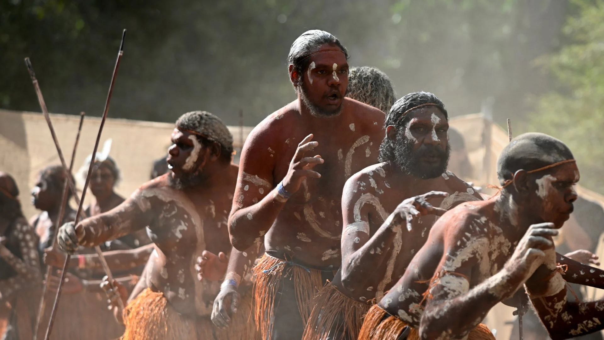 Indigenous-Australians-men-on-ceremonial-dance-in-Laura-Quinkan-Dance-Festival-Cape-York-Australia-_